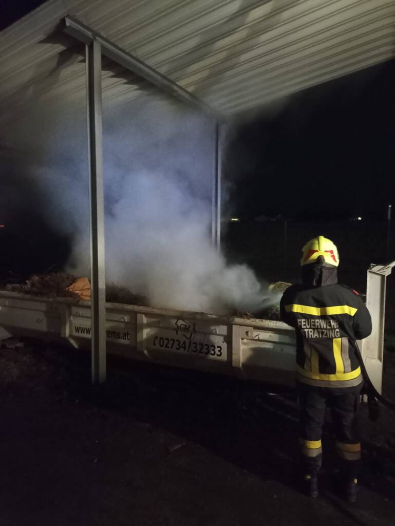 Brand eines Grünschnittcontainer