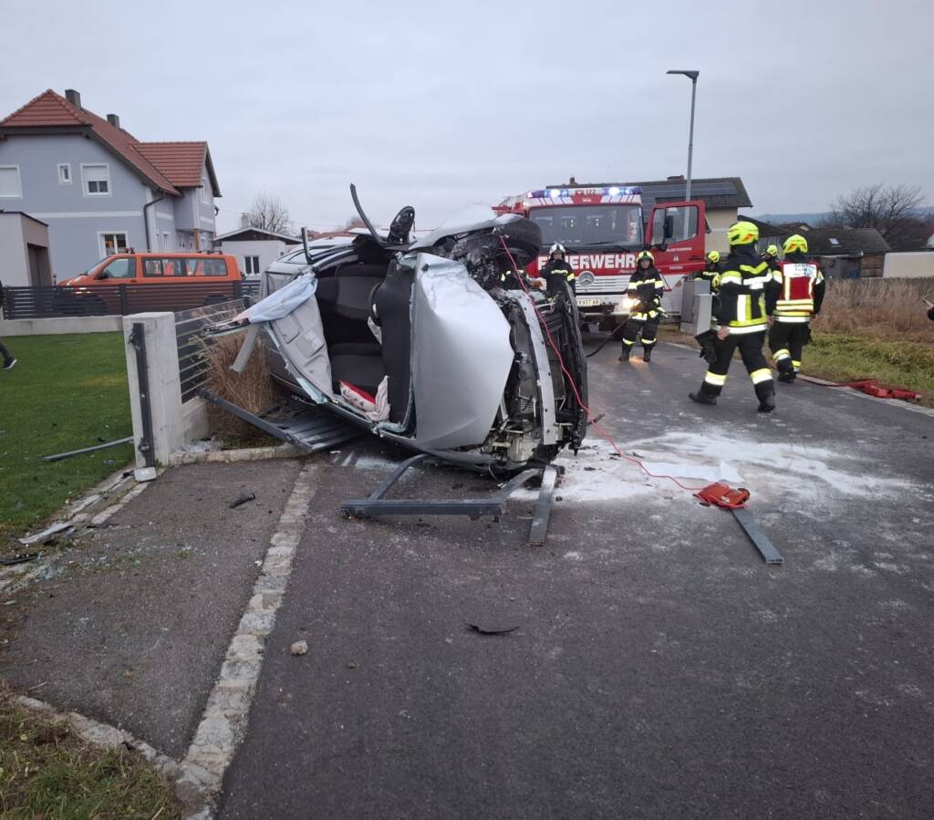 Verkehrsunfall mit Menschenrettung