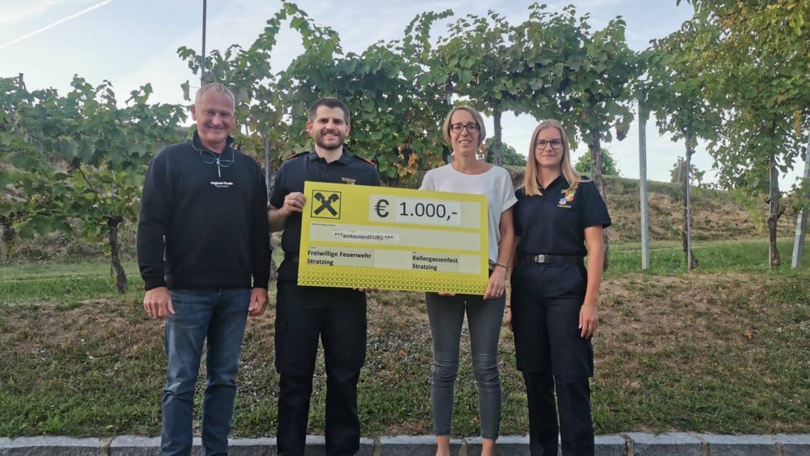 Spendenscheckübergabe der Stratzinger Kellergassenfestgemeinschaft