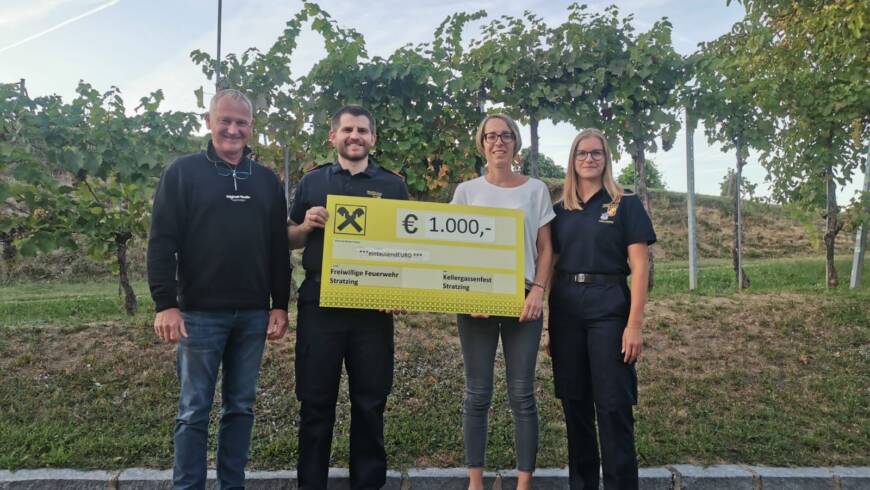 Spendenscheckübergabe der Stratzinger Kellergassenfestgemeinschaft