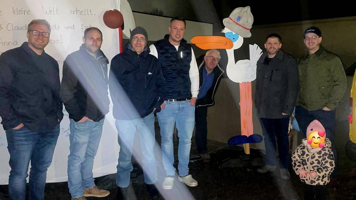 Storch aufstellen bei unserem Kameraden Patrik und seiner Partnerin Claudia