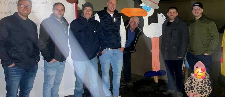 Storch aufstellen bei unserem Kameraden Patrik und seiner Partnerin Claudia