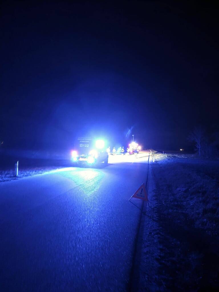 Technischer Einsatz PKW in Graben